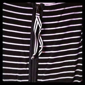 Cotton dress midi with reverse stripe zipper bow.